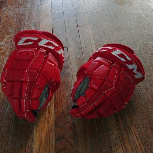 CCM U+ CL 14in Gloves