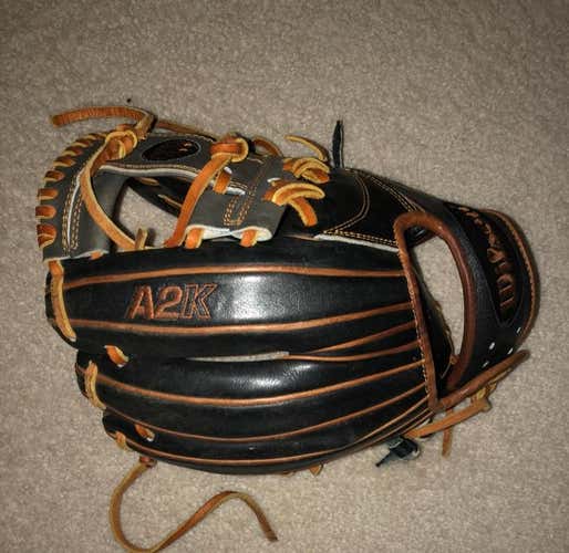 WILSON A2k DP15 Great condition. Used twice. LOOKING FOR A TRADE.