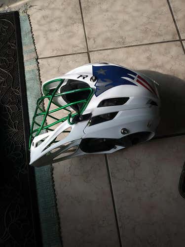 Cascade R Helmet Adult stickers can be removed easily