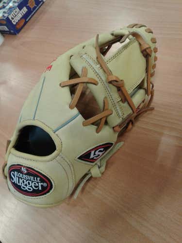 Louisville Slugger 125 Series Gloves