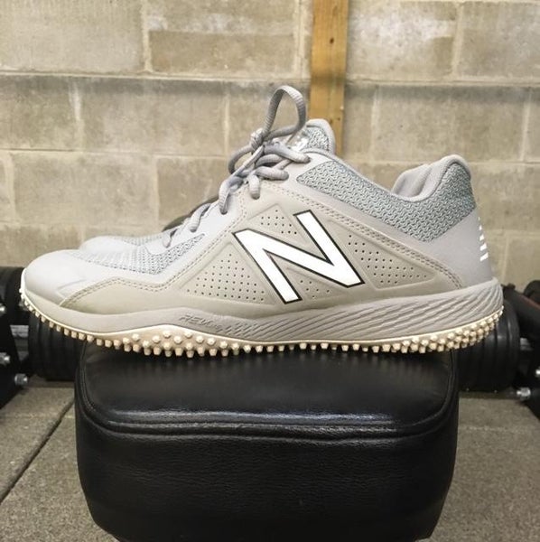 Men’s 10.0 NB Turf Shoes