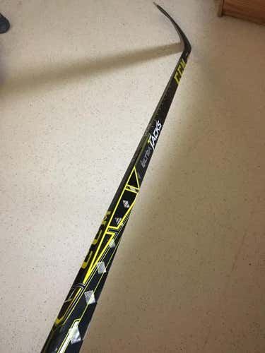 New CCM Super Tacks Stick Righty Toe 96 - 100 Senior Prostock