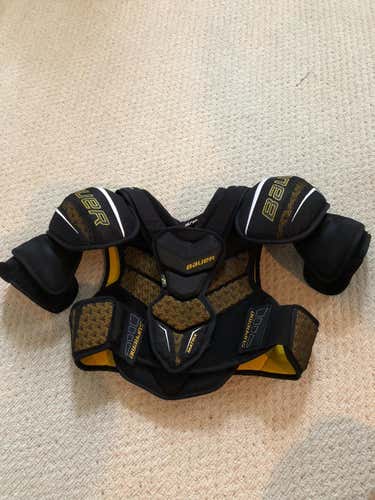 Bauer Supreme Matrix Shoulder Pads Senior Small