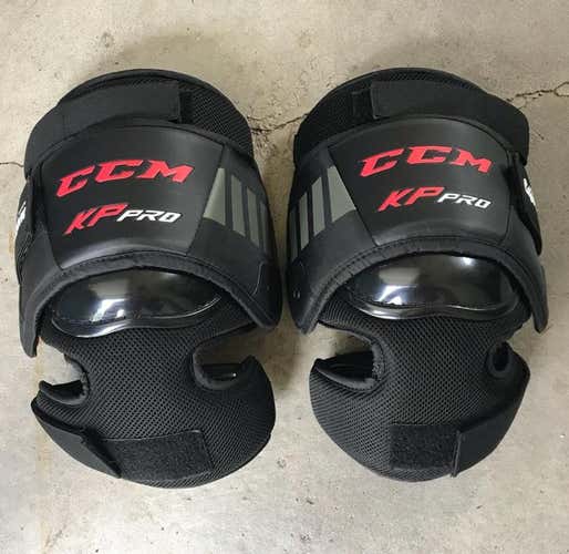CCM KP Pro Knee Protectors