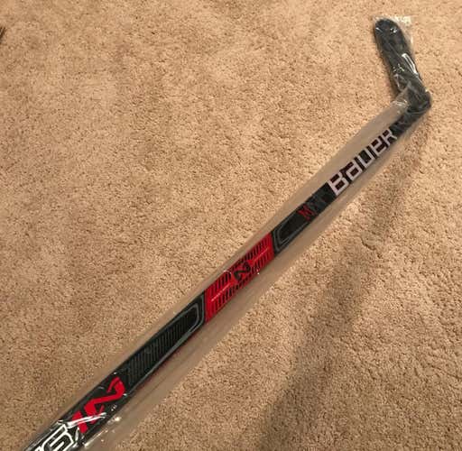 2017 Bauer Nexus 1N P92 87 Flex - Left Handed - Miami Of Ohio - Standard Length 932
