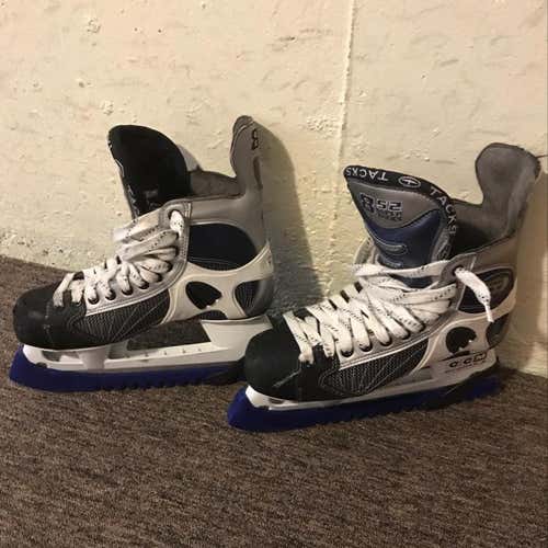 CCM 852 Super Tacks Size 8