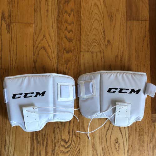 CCM goalie Attachable Knee Gards