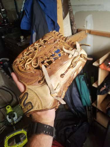 Mizuno Classic Pro Soft Glove
