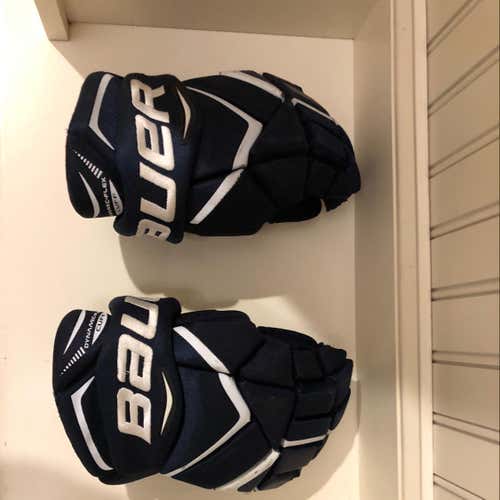 Navy Blue And White, Bauer Vapor X800 13” Gloves.