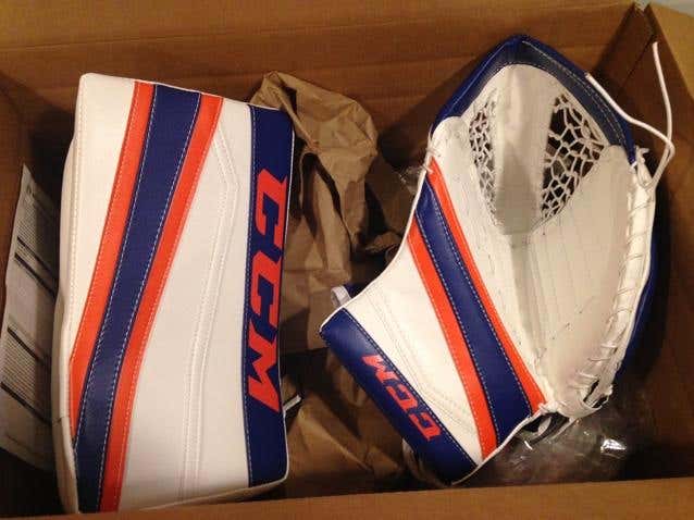 New CCM Eflex2 860 Glove And Blocker