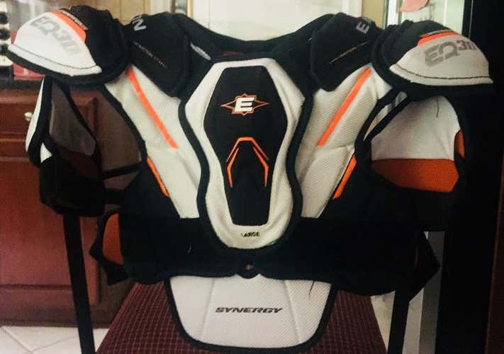 Easton Synergy EQ 30 Shoulder Pads