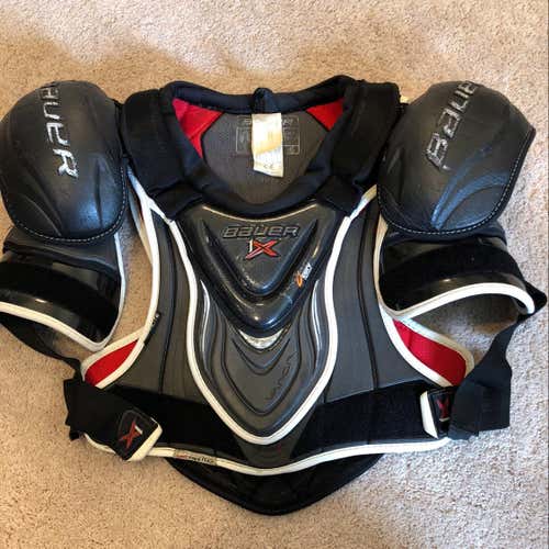 1x Shoulders Size Medium Prostock Good Condition