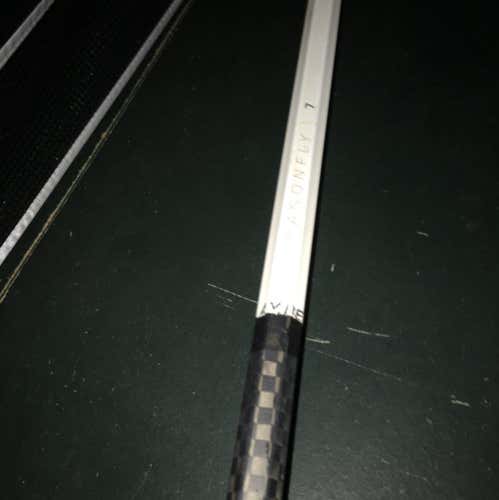 LE White DRAGONFLY 7