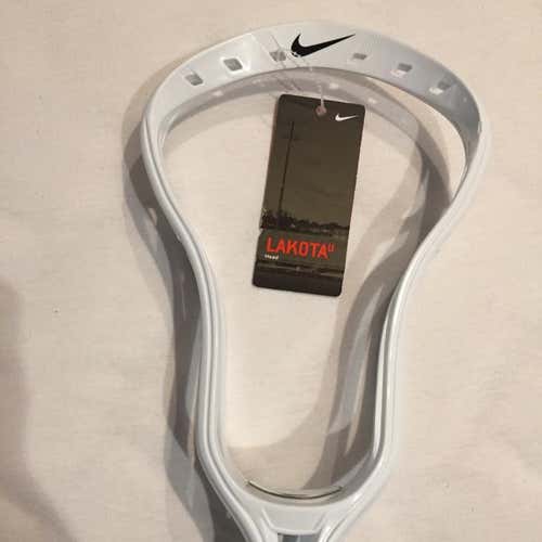 BN Nike Lakota U