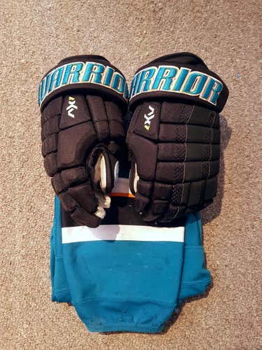 Pro Stock Warrior AX1 Pro gloves 13" with Matching Socks San Jose Sharks