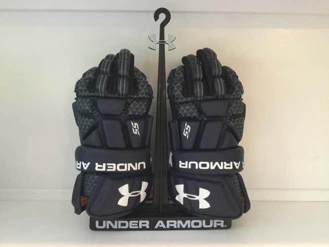 Like New Under Armour Gloves