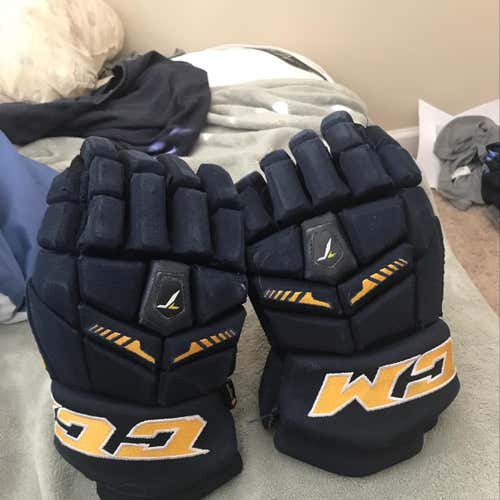CCM TACKS GLOVES,  Worn By People Like  Connor McDavid