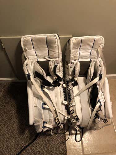 Vaughn V3 7500 probGoalie Leg Pads Senior