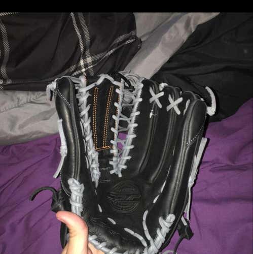 New Cheap Easton Outfield Glove