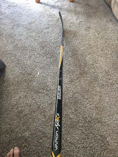 Pro Stock Bauer Vapor APX 2 Stick Righty Mid 101 - 105 Senior