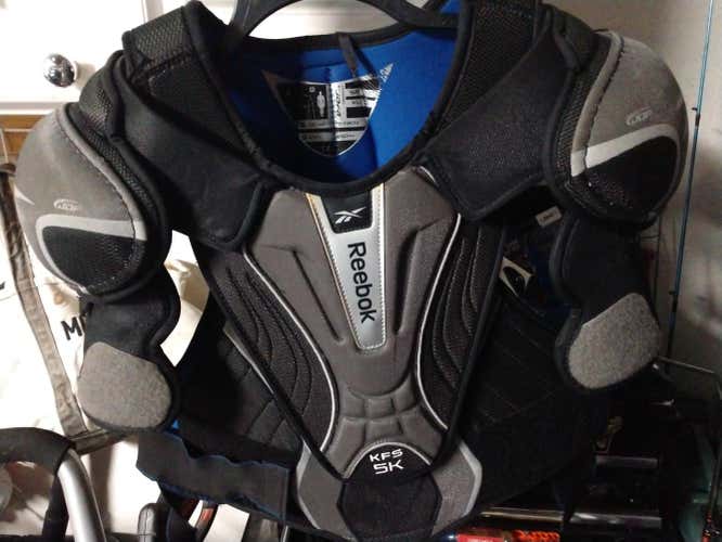 Reebok Shoulder Pads Senior