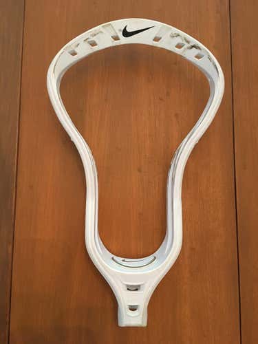 Nike Lakota U Head
