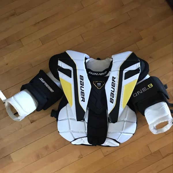 New Bauer Supreme ONE. 9 Chest Protector Senior Small