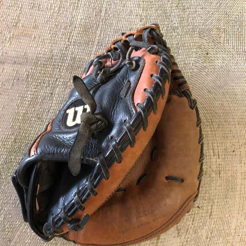 Wilson A700 Catcher’s Mitt (32”)