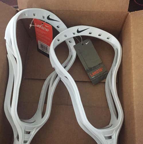 BNWT Nike Lakota U