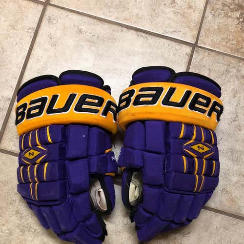 Lightly Used Pro Stock Bauer Nexus 1000 4 Roll Hockey Gloves