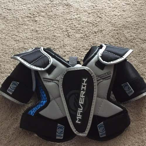 Youth Charger XS Shoulder Pads