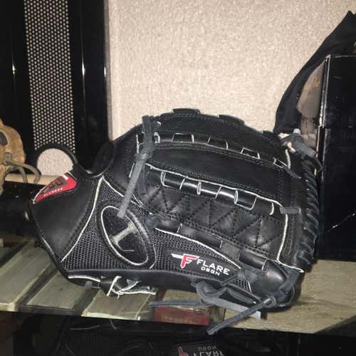 Louisville Slugger Pro Flare 12 Inch Mesh Rare!