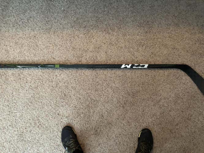 CCM RibCor Trigger Stick Righty Mid 76 - 80 Senior (STICKY GRIP)