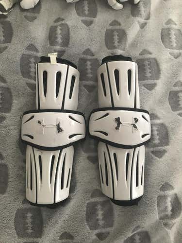 Under Armour Revenant Arm Guards