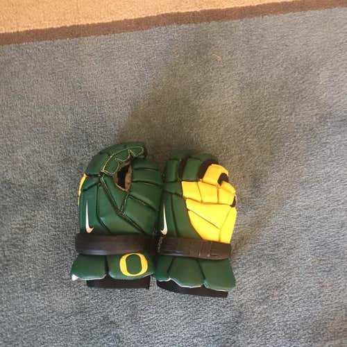 Team Issued Oregon Lacrosse Gloves