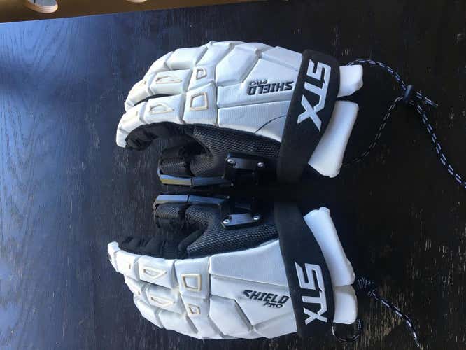 STX Shield Pro Goalie Gloves