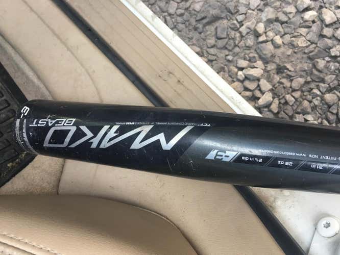 Easton 2017 Mako Beast Bat