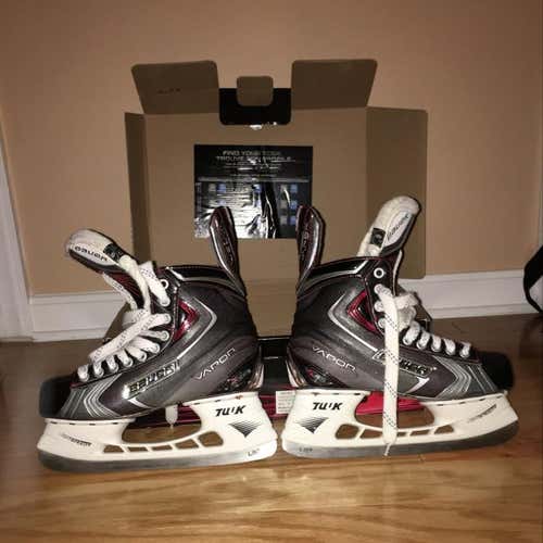 Bauer vapor X90 Skates (NEVER WORN)