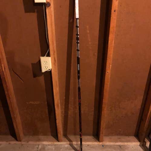Pro Stock Bauer Vapor ADV Wrapped As 1X Lite Grip Right Handed Stick