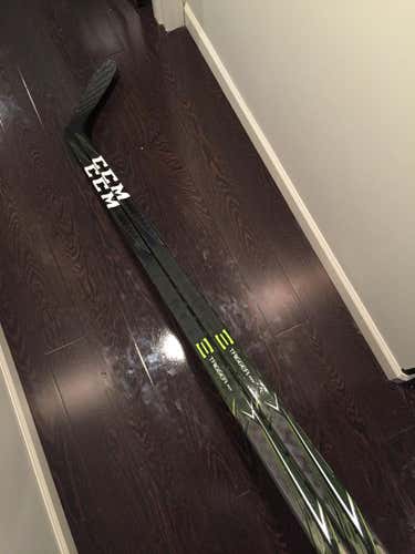 (2 pack) New  CCM Ribcore Trigger Pro Stock, RH, P90 Curve, 85 FLEX