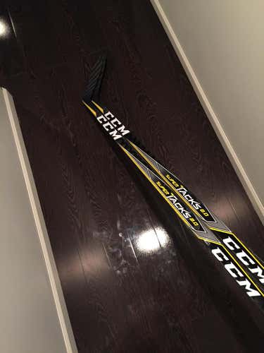 (1 stick) New  CCM SuperTacks 2.0 Pro Stock, RH, P40 Curve, 75 Flex