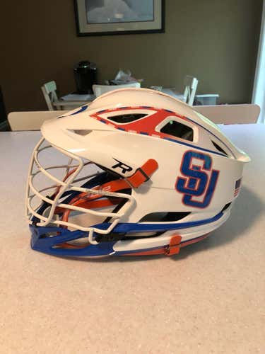 PRICE REDUCTION!!!  New Syracuse "Throw Back" Cascade R Helmet Adult, Pristine Condition