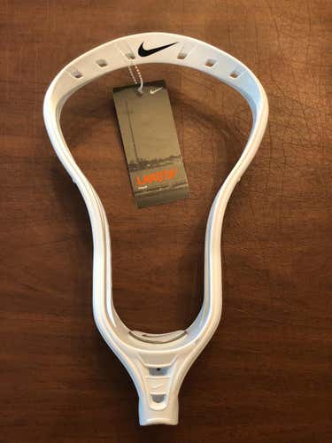 BN Nike Lakota U