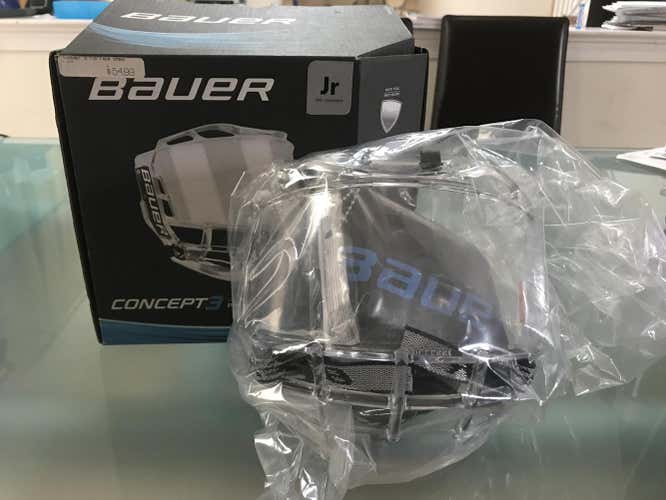 New Bauer Concept 3 Full Shield Cage Junior
