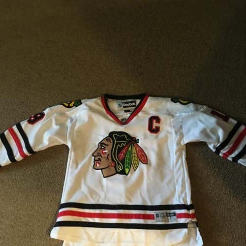 Youth XL Jonathan Toews Jersey