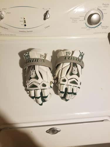 Brine King Loyola University gloves