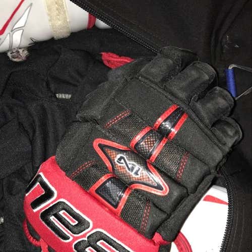 Bauer 1N Gloves 13