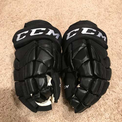 New CCM HG14 Gloves - 15" | 1011