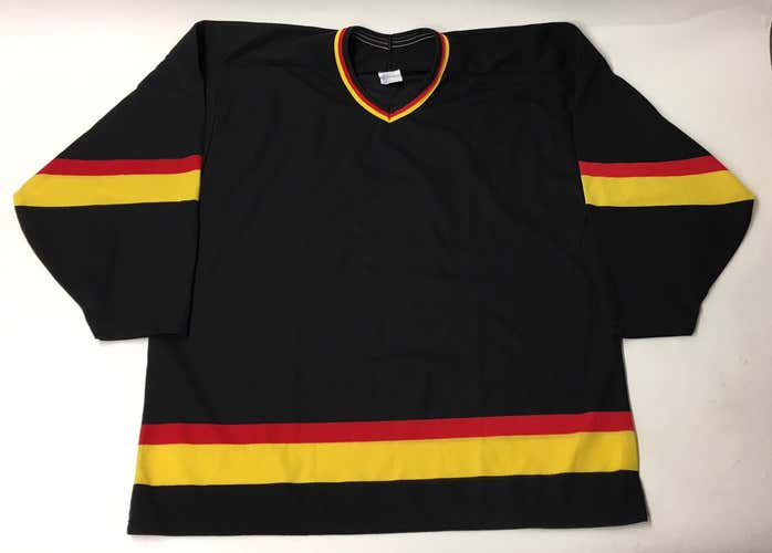 New CCM Uncrested Vancover Canucks Jersey Senior XL