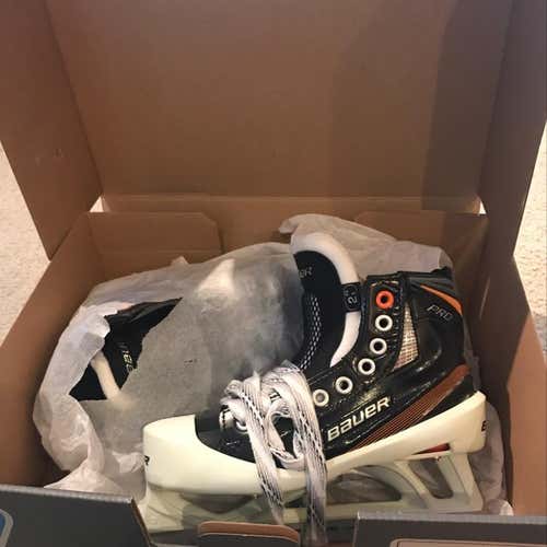 NIB Bauer Pro Goalie Skates In 2.5EE